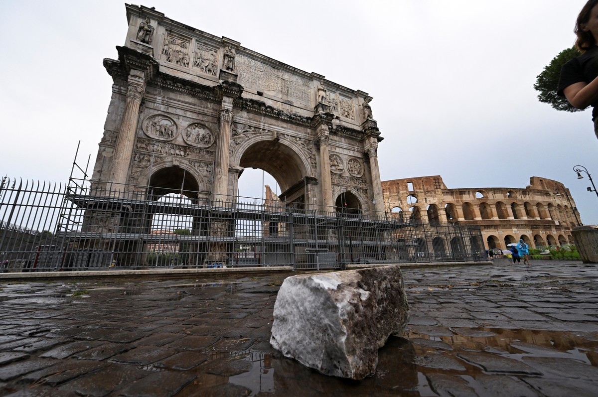 Tempestade danifica Arco de Constantino em Roma