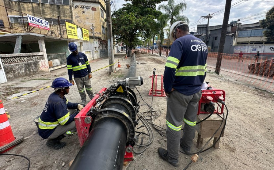 Obra em rede de esgoto protege o meio ambiente e beneficia 30 mil moradores de São Gonçalo